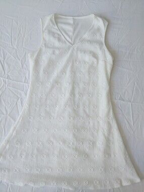 Sleeveless V-Neck Textured Knit Top - White